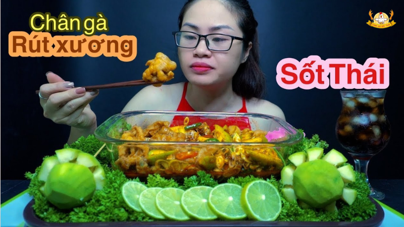 mukbang chân gà rút xương sốt thái